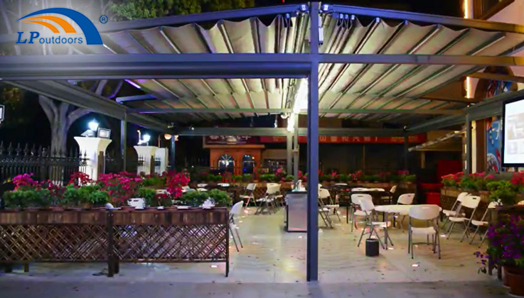 folding retractable roof of pergola as outdoor bar.jpg