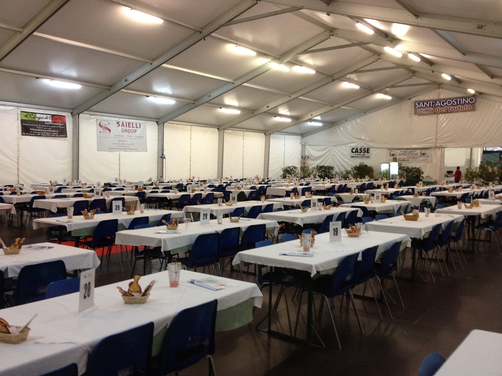 جناح Pacific Games الرياضي الخارجي للمناطق متعددة الاستخدامات