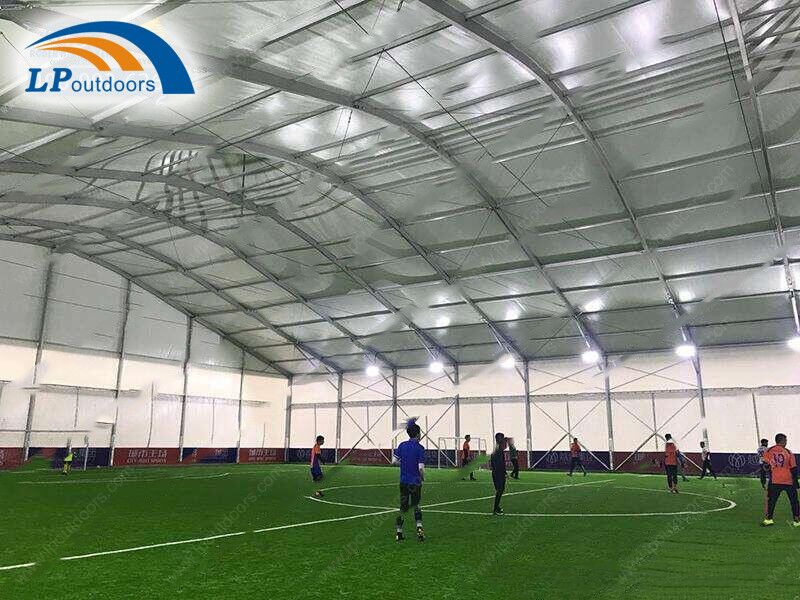 خيمة الملاعب الرياضية.jpg