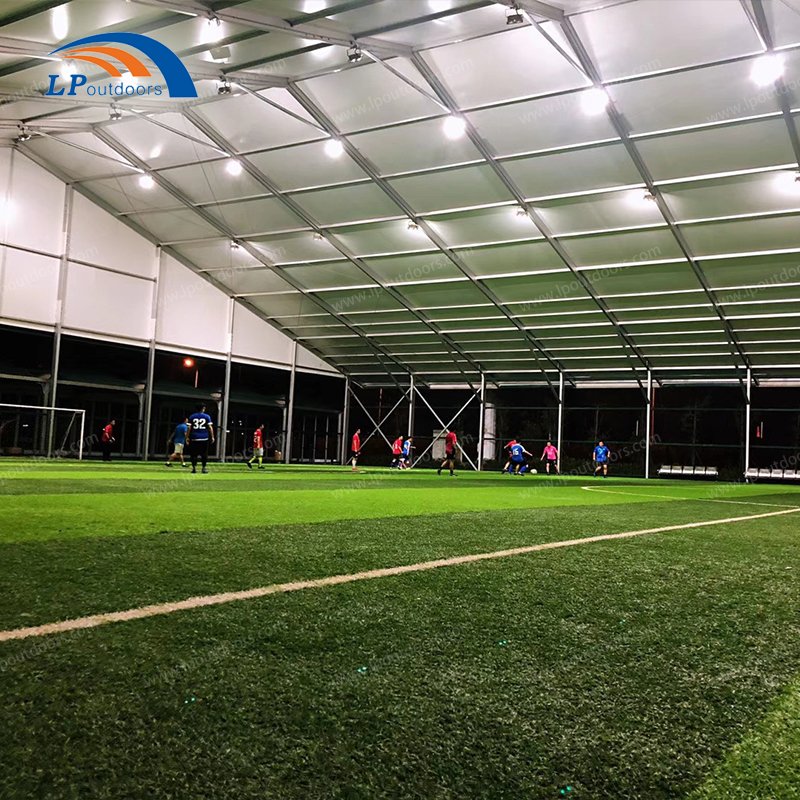 تغطية فعالة للملعب باستخدام Marquee Tent Solutions.jpg